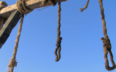 مردی‌که نان شبش را پیدا نتوانست خودش را حلق آویز کرد