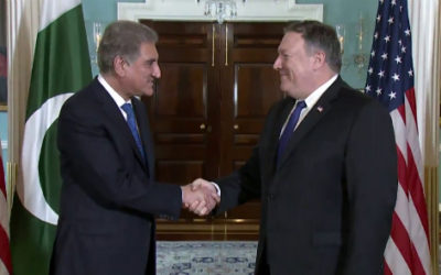 تبادل نظر قریشی با پمپئو در باره‌ی صلح افغانستان