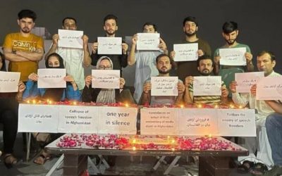 سوگواری نمادین خبرنگاران افغانستان در پاکستان برای آزادی بیان